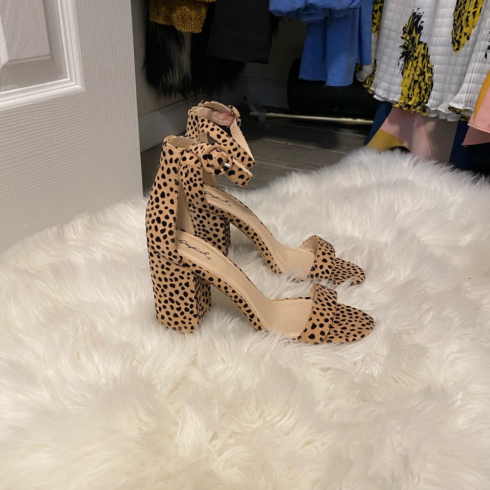 NEW Qupid Speckled Cheetah Print Heels